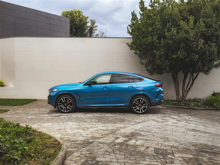 スーパーカー顔負けの超絶スペック。BMW新型「X6／X6M」発売。1622から