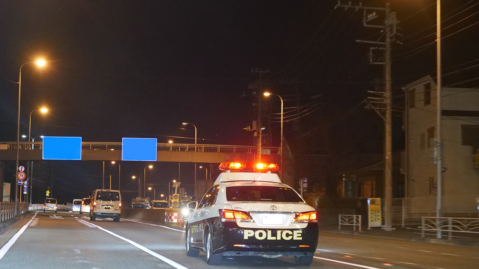 ギクッ パトカーに追尾されている 速度計測の方法や計測に必要な追走距離はどれぐらい Carview 自動車情報サイト 新車 中古車 Carview
