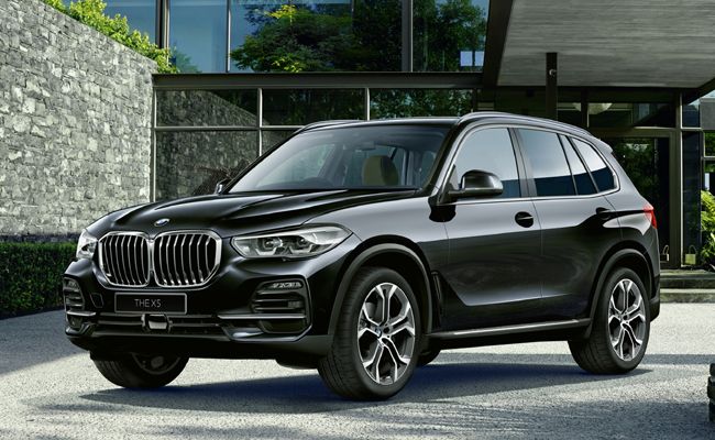 Bmw X5のディーゼルエンジン仕様に期間限定生産モデルの X5 Xdrive35dプレジャー3エディション が登場 カー アンド ドライバー 自動車情報サイト 新車 中古車 Carview