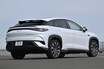 BYD「シーライオン7」を乗り比べ！ 内燃機関に慣れた人にはAWDよりもRWDのほうがオススメ!? アルファ ロメオらしいラインの理由とは？