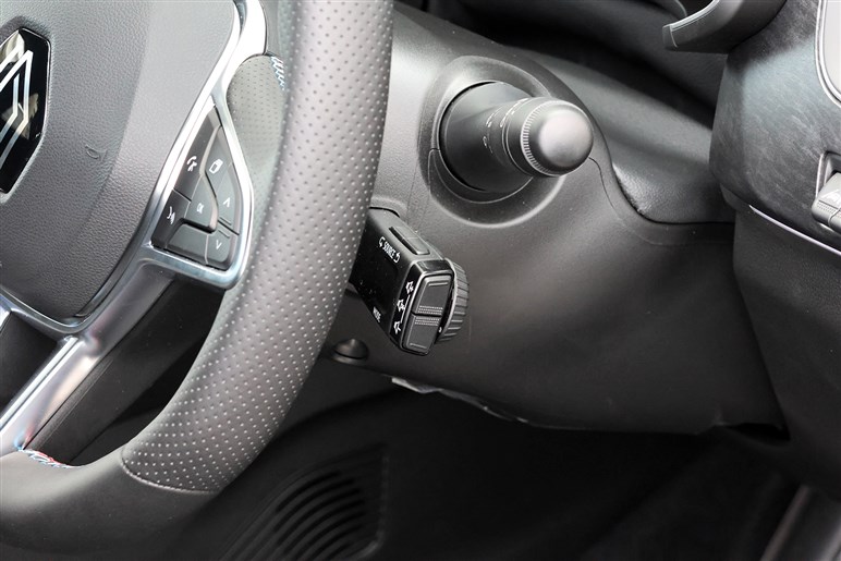 期待せず乗ったらよくできたフランス車だった…ルノー「アルカナ」改良版試乗　乗り心地＆ハンドリング好印象