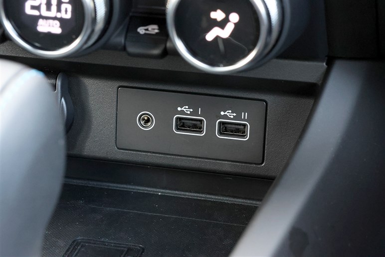 期待せず乗ったらよくできたフランス車だった…ルノー「アルカナ」改良版試乗　乗り心地＆ハンドリング好印象