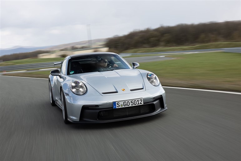 新型ポルシェ 911 Gt3はサスペンションと空力の変更で新次元へ Gt3モデル最後のピュアエンジンか Carview 自動車情報サイト 新車 中古車 Carview