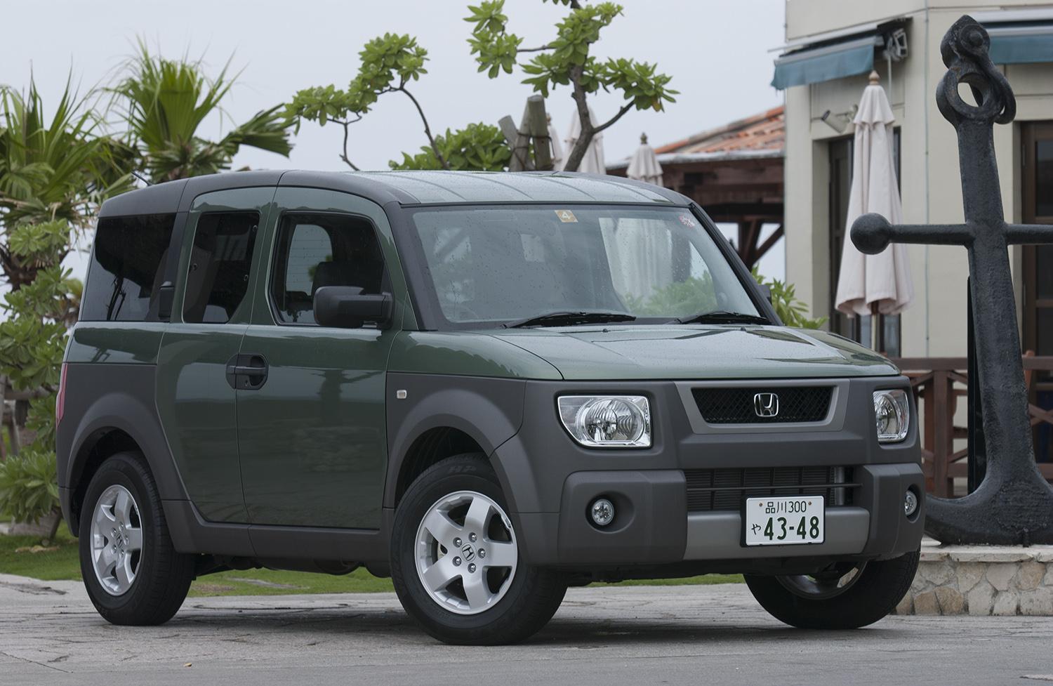 勝手なイメージですが 意外です クルマ好きが 嬉しくなる 著名芸能人６名の愛車 Web Cartop 自動車情報サイト 新車 中古車 Carview