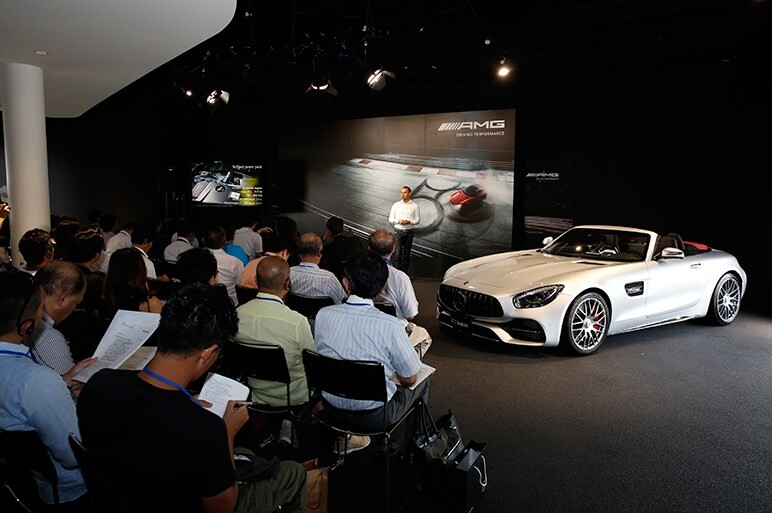 高性能版は557ps／680Nm、メルセデス AMG GT「ロードスター」が登場