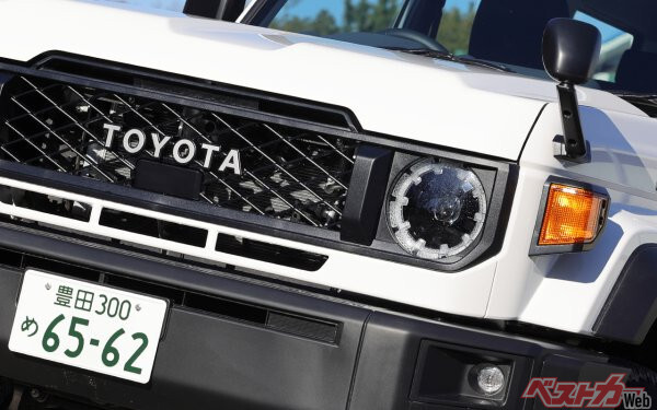 ん!?　横にないと変じゃない!?　再再販ランクル70のテールランプがバンパーだけになったワケ