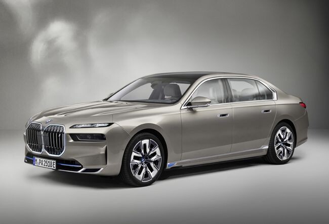 新型BMW7シリーズが日本上陸。ラグジュアリーセダン初となるピュア電気自動車のi7をラインアップ