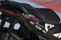 【アプリリア】 MotoGP マシンのグラフィックを纏ったアーバンアドベンチャースクーター「SR GT 200 レプリカ」を発売！