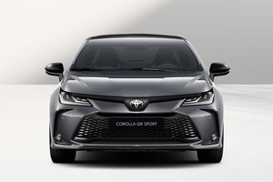 ２リッターハイブリッドにGRスポーツだと？　サイズもデカいし日本とは違う欧州仕様のカローラがうらやましいぞ！