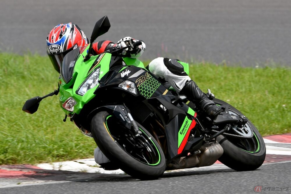 夢の高回転エンジン 250cc直列4気筒エンジンはなぜ復活できた バイクのニュース 自動車情報サイト 新車 中古車 Carview