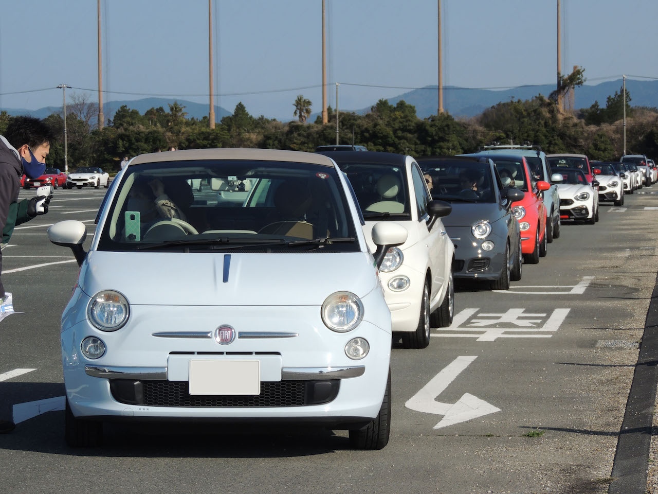 絵描き屋の独り言 カーイラスト旅日記 Vol 5 第1回fiat アバルトファンミーティング 外車王soken 自動車情報サイト 新車 中古車 Carview