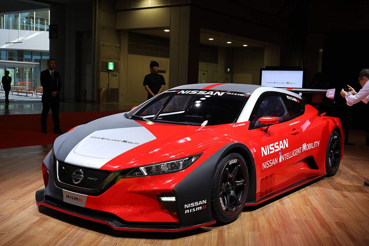 あなたはほんとにリーフなの 東京モーターショー19 日産ブースで見つけためちゃくちゃかっこいいレーシングカー スタイルワゴン ドレスアップナビ 自動車情報サイト 新車 中古車 Carview