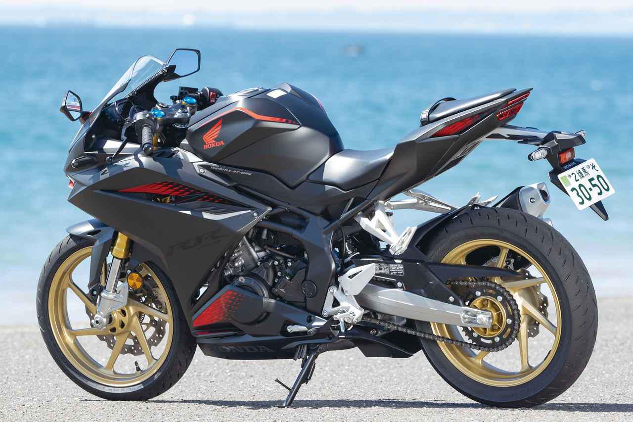 ホンダ Cbr250rr とカワサキ Ninja Zx 25r のスタイリングを比較 2気筒 Vs 4気筒 250ccスーパースポーツ対決 Webオートバイ 自動車情報サイト 新車 中古車 Carview