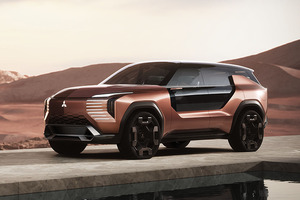 【JMS2025】三菱がS-AWC搭載新型デリカD:5のプロトを参考出展！予約注文もスタート