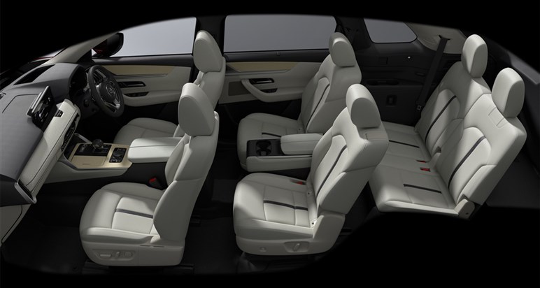 「CX-60」一部改良で昨対比327.3%と華麗に復活。「CX-80」も好調…なのにマツダが素直に喜べない訳