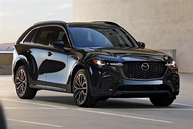 「CX-60」一部改良で昨対比327.3%と華麗に復活。「CX-80」も好調…なのにマツダが素直に喜べない訳