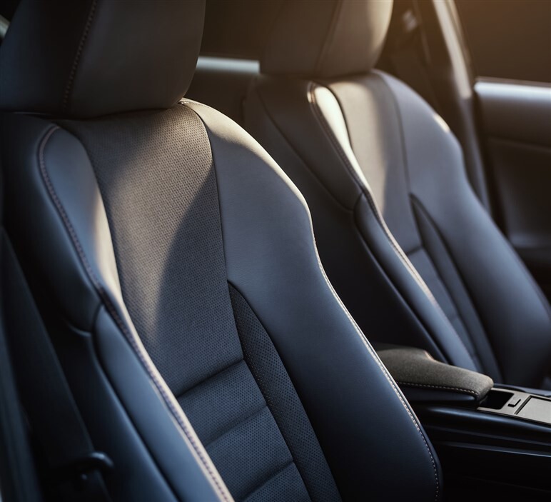 意外とお得？ 5.0L V8搭載のレクサス IS500、価格判明。販売時期は冬以降アナウンス