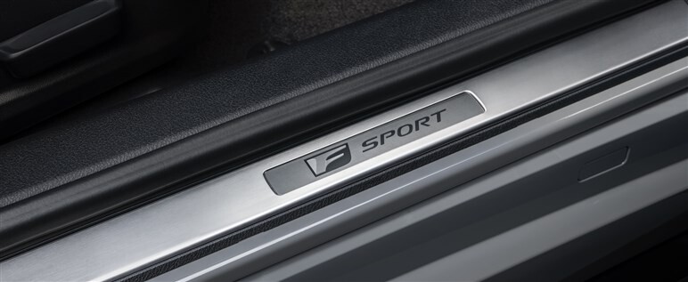 意外とお得？ 5.0L V8搭載のレクサス IS500、価格判明。販売時期は冬以降アナウンス