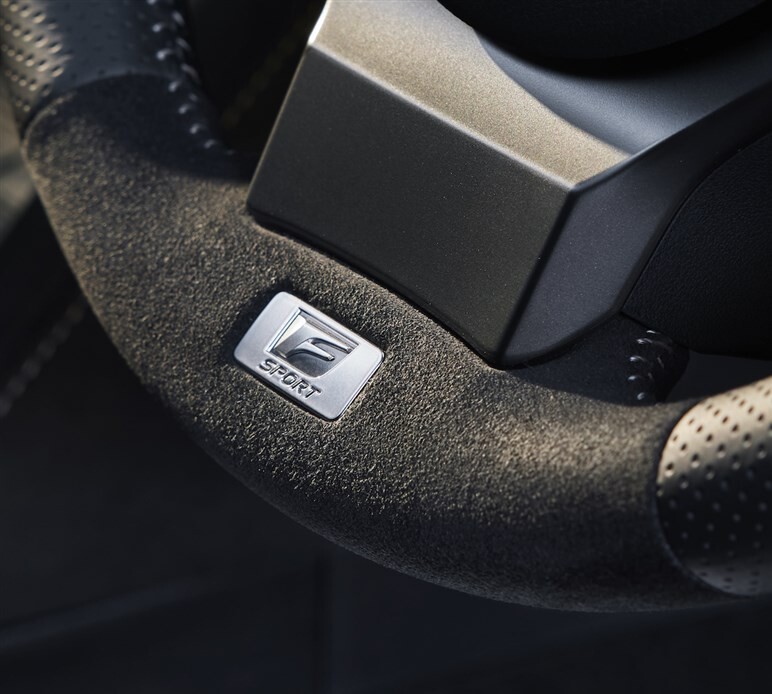 意外とお得？ 5.0L V8搭載のレクサス IS500、価格判明。販売時期は冬以降アナウンス