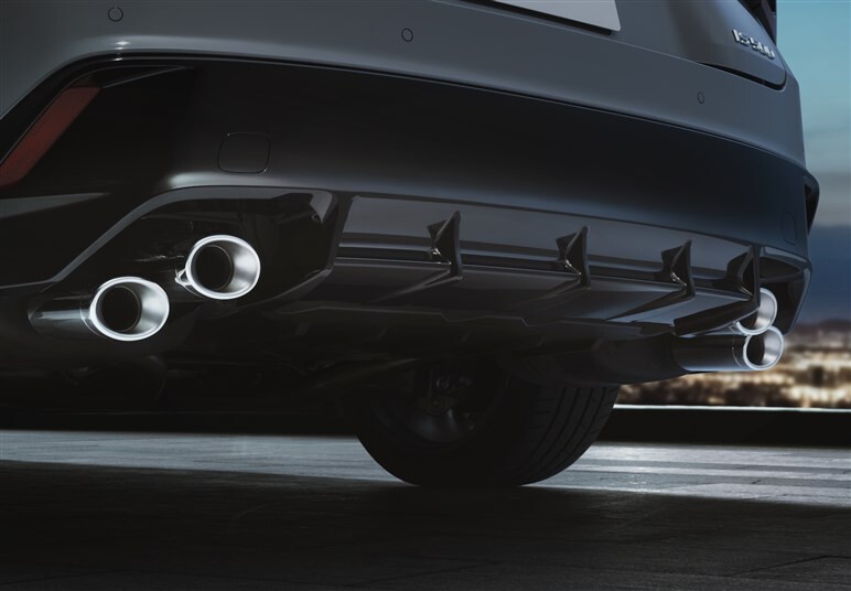 意外とお得？ 5.0L V8搭載のレクサス IS500、価格判明。販売時期は冬以降アナウンス