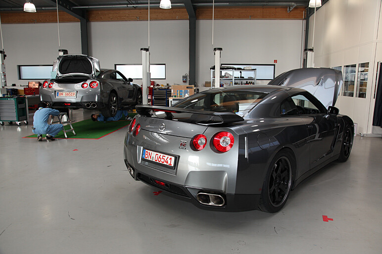 GT-R ドイツ試乗報告 スペックV＆09モデル