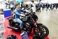 「小柄ライダー」にお薦めのアイテムを紹介！「もみじの手」でも、バイクに乗れる！【東京モーターサイクルショーで発見！】