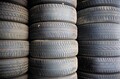 英国、使用済みタイヤを海外で有害廃棄物に　「法の抜け穴」悪用するリサイクル回収業者に懸念