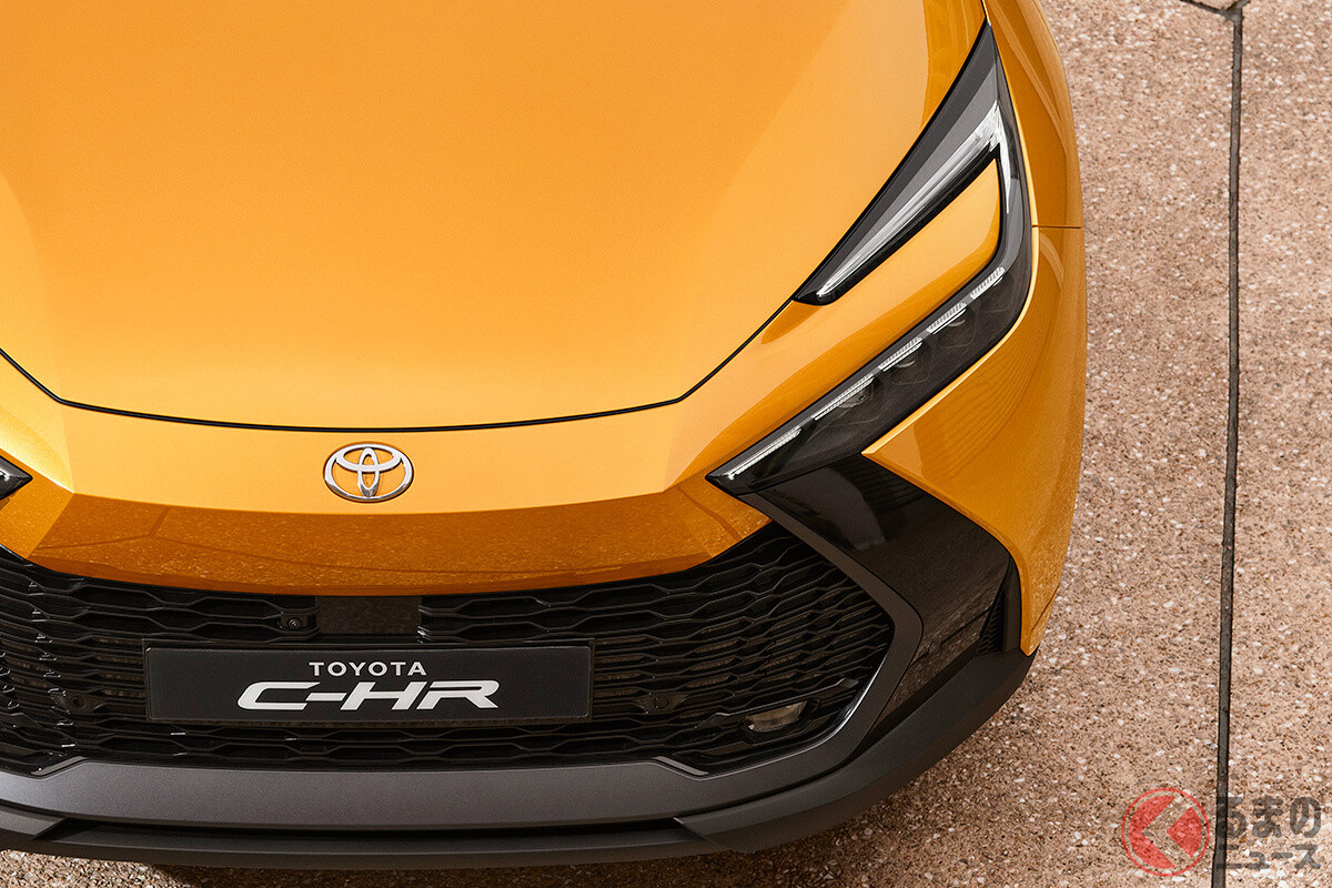 トヨタがスポーティな新型「C-HR」世界初公開！ 初代の「6速MT」は継続採用ある？ 走り仕様はどうなるのか