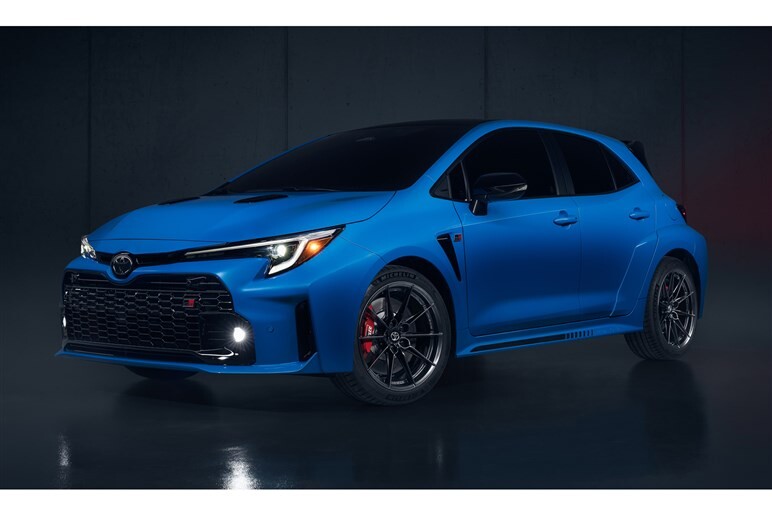 【違いはデカい】改良型「GRカローラ」の変貌ぶりが米で話題。日本のファンには売ってくれるの？