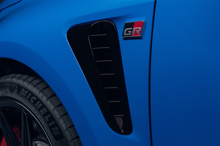 【違いはデカい】改良型「GRカローラ」の変貌ぶりが米で話題。日本のファンには売ってくれるの？
