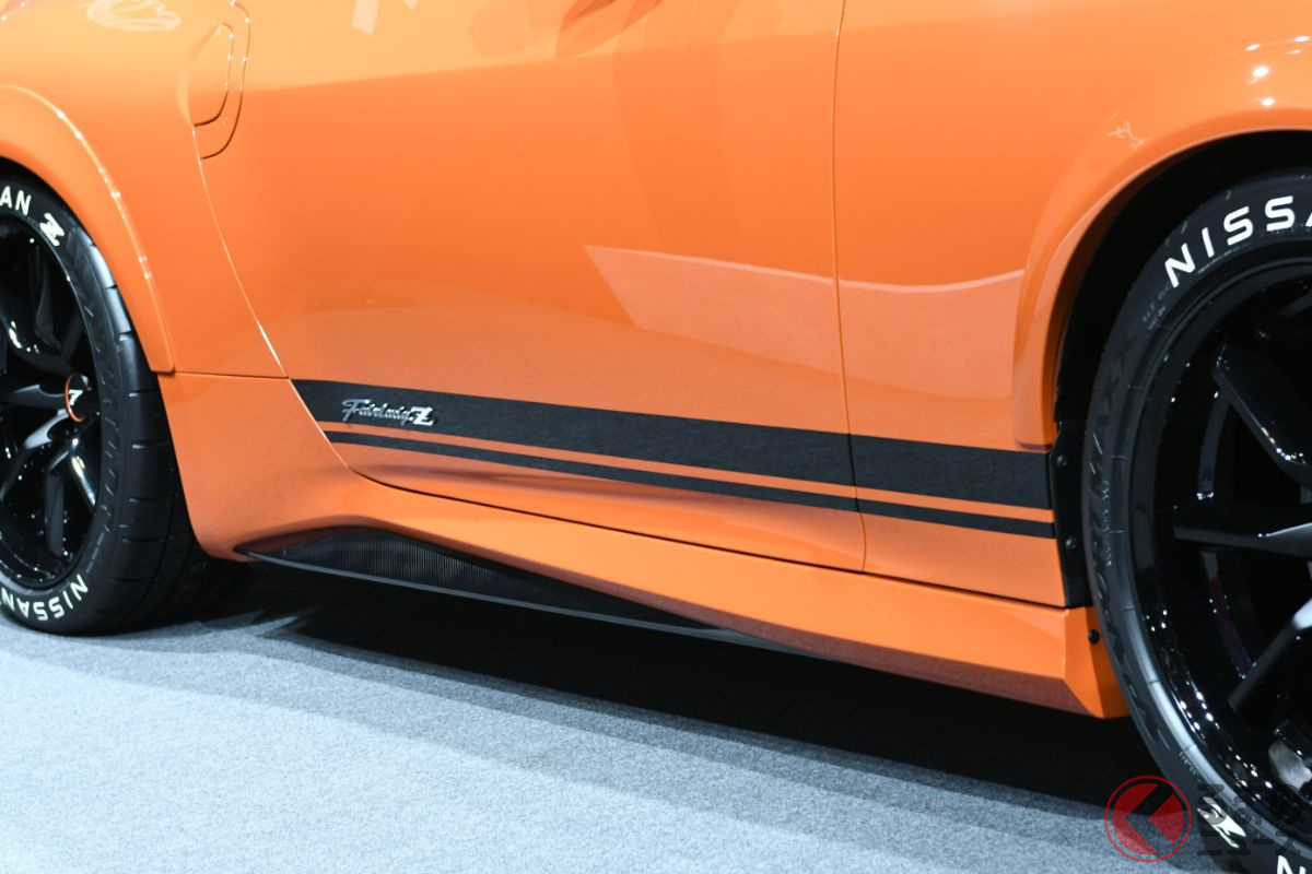 日産新型「フェアレディZ カスタム仕様」世界初公開！ 「市販化も検討中!?」 オレンジ「432R」を彷彿させるデザインとは