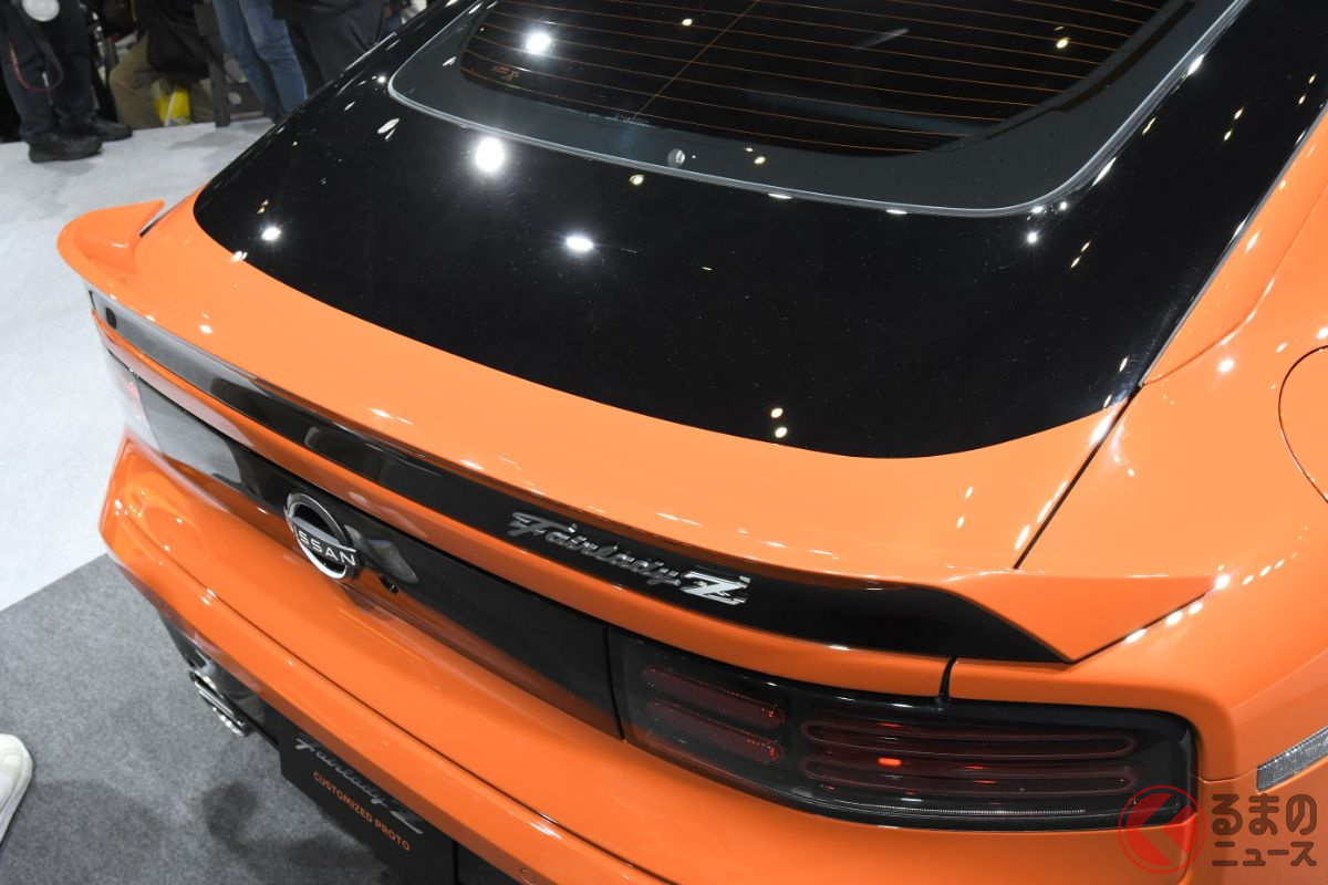 日産新型「フェアレディZ カスタム仕様」世界初公開！ 「市販化も検討中!?」 オレンジ「432R」を彷彿させるデザインとは