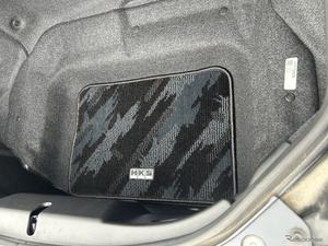 厚手の生地で高級感あふれるHKSフロアマットにND『ロードスター』用が登場