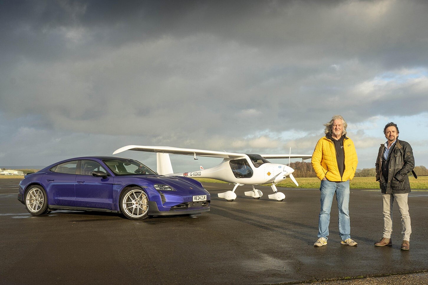 ポルシェと飛行機、速いのはどっち？ 元トップギアの名物司会者、リチャード・ハモンドとジェームズ・メイがレース対決！