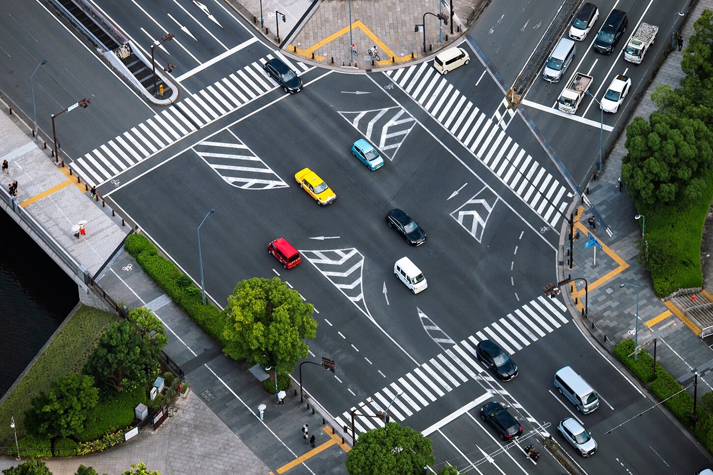 君よ、ドラテクを磨け！ 『いい運転って、やっぱカッコいい。—100のヒント—』#01