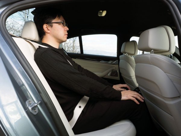 超大事なのに見過ごしがち 命を守るヘッドレスト調整してますか ベストカーweb 自動車情報サイト 新車 中古車 Carview