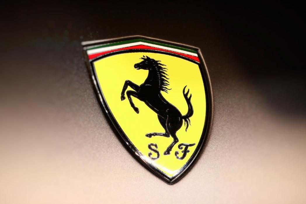 フェラーリとポルシェの 馬 は同じ馬 ロータスの蓮は仏教から 面白すぎるメーカーエンブレムの由来 Web Cartop 自動車情報サイト 新車 中古車 Carview