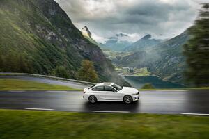 BMW、マイルドハイブリッドモデルを3シリーズに展開。他モデルへも続々新ユニットや装備追加を実施！