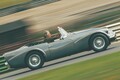 カエル似のライト　ナマズ似のグリル　デイムラーSP250 ＆ モーガン・プラス8（1）　英国製V8の世界