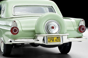 麗しきボディラインをプラモで堪能する！AMT製「1956年型フォード・サンダーバード」【モデルカーズ】
