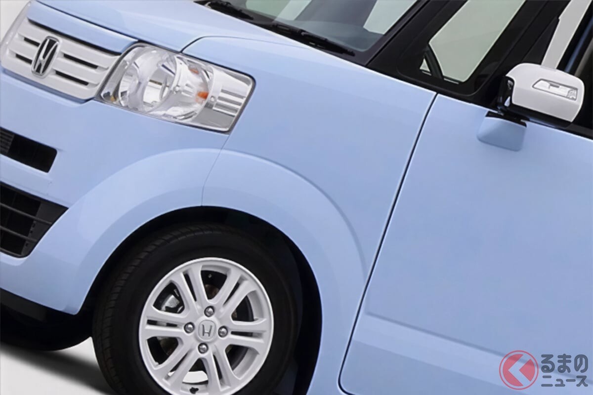 ホンダ斬新「N-BOX軽トラ」に大反響！ “2人乗り”だけど「めちゃ広ッ空間」が連結できる仕様に「実用性ありそう」の声も！ 全長2.9m“ちいさいボディ”のユニークな「N-TRUCK／N-CAMP」に熱視線！