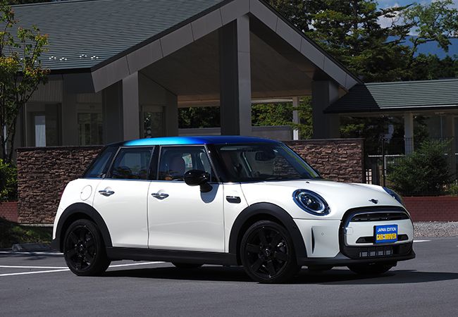 最新モデル試乗 マルチトーンルーフ新設定 Miniはやっぱりおしゃれで楽しいゾ カー アンド ドライバー 自動車情報サイト 新車 中古車 Carview