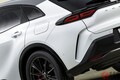 トヨタ新「クラウン」発売！ 最上級より「250万円オトク」な最安仕様＆“専用ロゴ”付きの「豪華モデル」が登場！ “安全機能”も進化した「スポーツ」販売開始！
