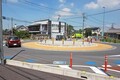 信号機なしの丸い交差点「ラウンドアバウト」、事故リスク半減の仕組みとは？ 40都道府県161か所に設置済み