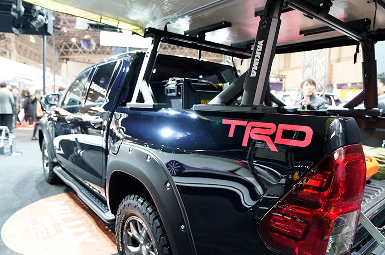 タフなラリー参戦パーツを装着 TRD ハイラックス - 東京オートサロン2020