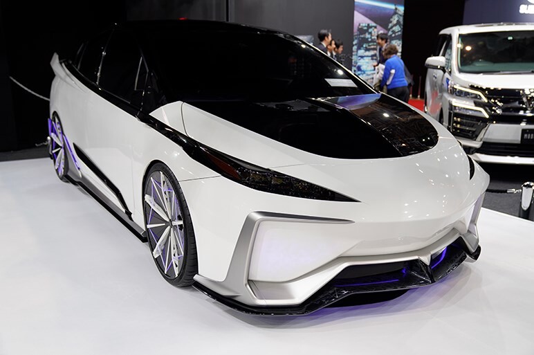 TRDとモデリスタがタッグを組んだ未来感あふれるプリウスPHVのコンセプト - 東京オートサロン