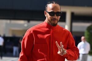 自由なファッションが、ドライバーたちの力に！？　”ファッションリーダー”ハミルトンの想い