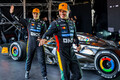 マクラーレン、F1イギリスGPで人気のクロームカラーを復活。ファンイベントでスペシャルリバリーを公開
