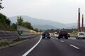 【高速道路に大量に設置される必要ある？】高速道路の「キロポスト」の看板の目的とは