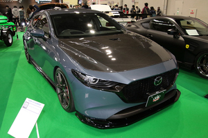 正規ディーラー直系ショップが手がけた「純正じゃ不可能」なパーツで作ったMAZDA3の破壊力が凄い！